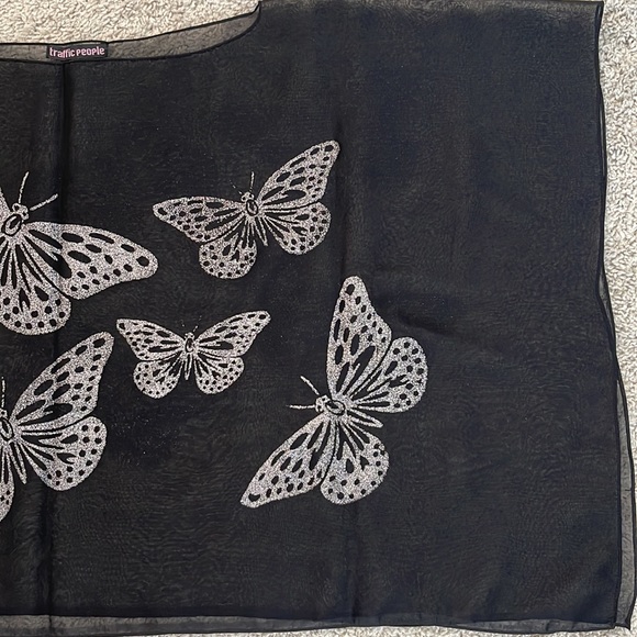 Traffic People Scarf Coverup Cropped Top - Picture 7 of 12